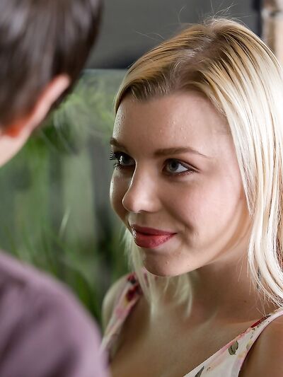 Πριν γαμιεστεί.