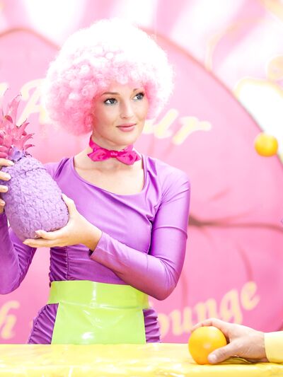 Η Lovita Fate φαγώνεται και γαμιέται από τον γενειοφόρο εραστή της